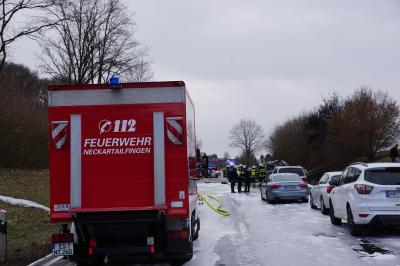 Neckartenzlingen: Schwerer Frontacrash auf B312 - 1 Toter und 7 Verletzte darunter auch Kinder - 2 Rettungshubschrauber im Einsatz